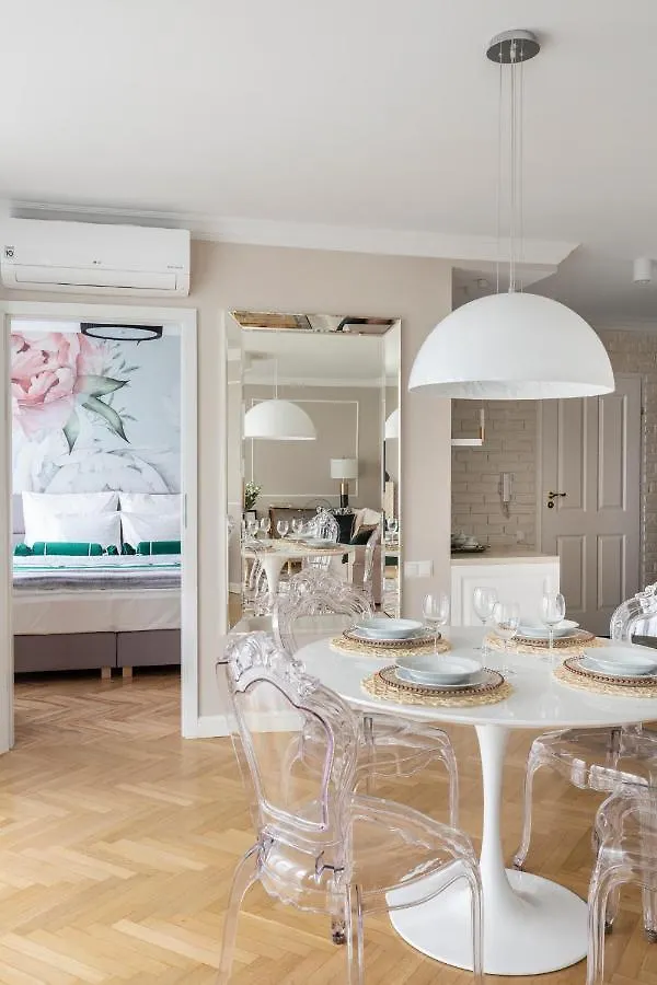 Glam Apartments City Center Varsovia